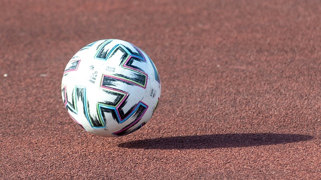 五支球隊爭奪兩個歐冠出線名額：米蘭瀕臨淘汰，巴黎掌控局勢！.